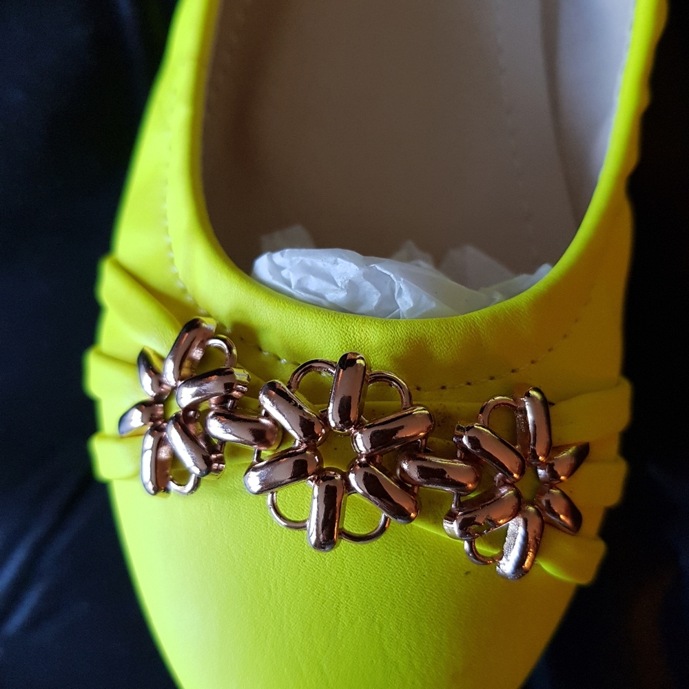 Shoes - Picture 4 of 5
